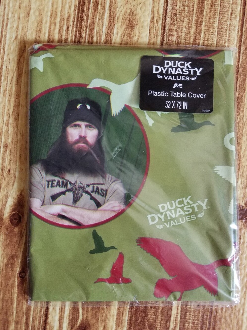 Duck Dynasty Values Green Red Plastic Table Cover Christmas 52x72 Party Revival